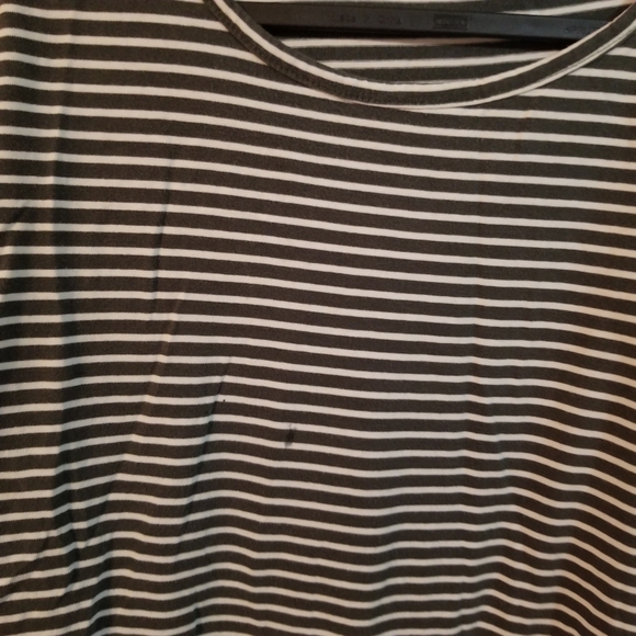 3/$25! RVLT Revolution Crop Cut Striped Tee - Picture 3 of 6